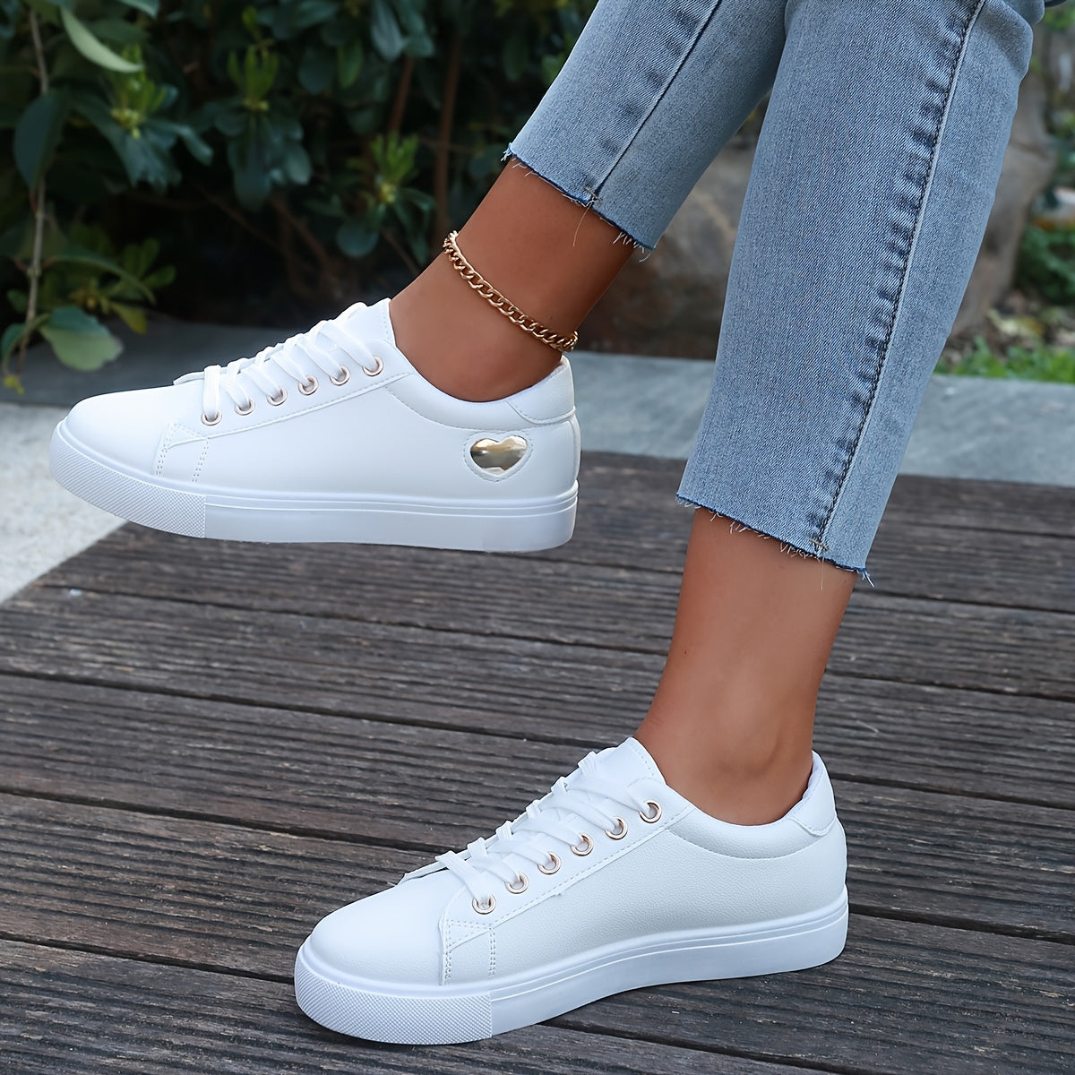 Women'S White Low-Top Sneakers - Comfortable Lace-Up Casual Shoes with Golden Accents, Rubber Sole for All-Day Wear, Perfect for Running, Yoga & Casual Attire, Ladies Sneakers, Everyday Footwear, Sleek Shoe Design, Fabric Lin