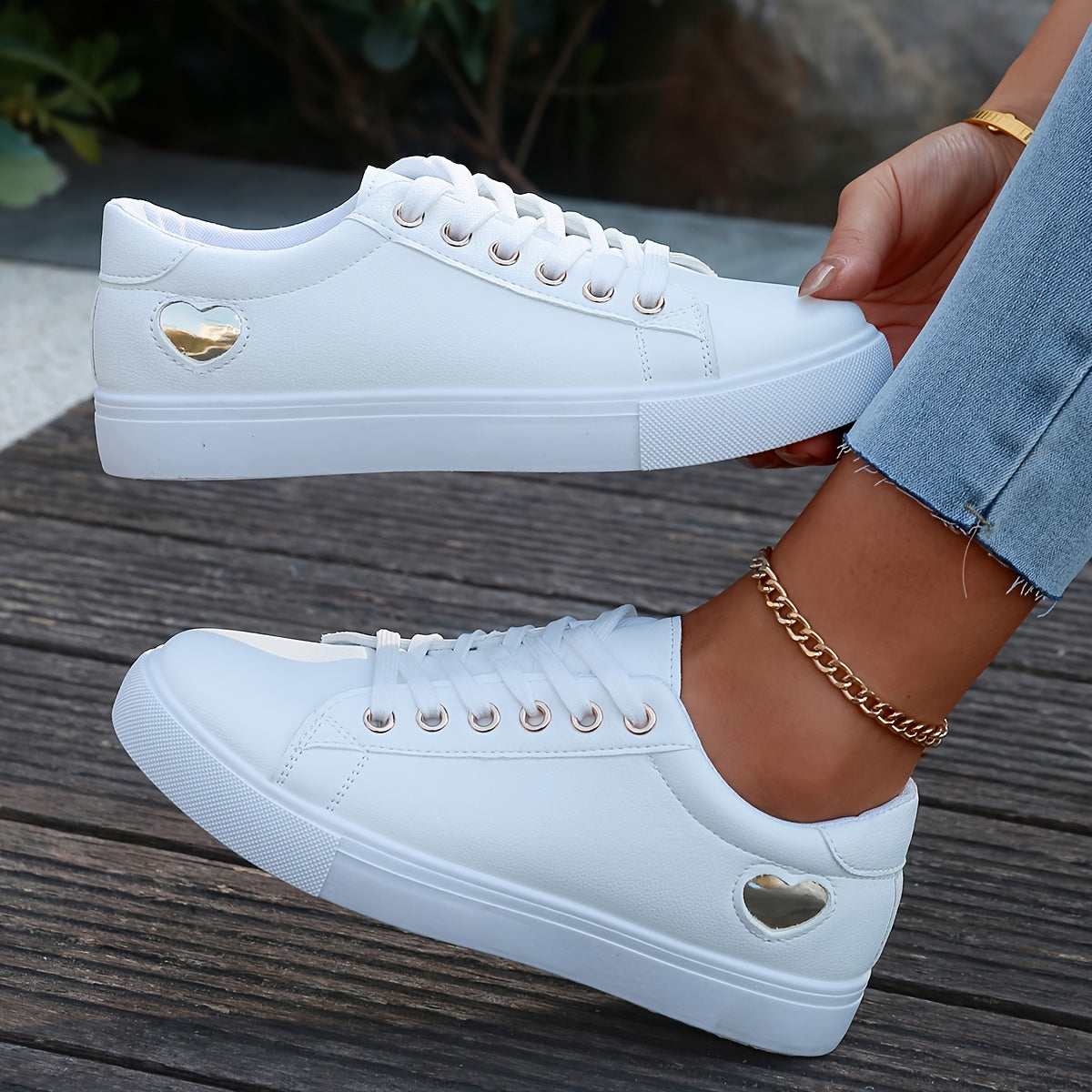 Women'S White Low-Top Sneakers - Comfortable Lace-Up Casual Shoes with Golden Accents, Rubber Sole for All-Day Wear, Perfect for Running, Yoga & Casual Attire, Ladies Sneakers, Everyday Footwear, Sleek Shoe Design, Fabric Lin
