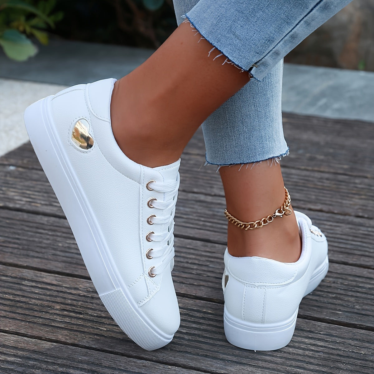 Women'S White Low-Top Sneakers - Comfortable Lace-Up Casual Shoes with Golden Accents, Rubber Sole for All-Day Wear, Perfect for Running, Yoga & Casual Attire, Ladies Sneakers, Everyday Footwear, Sleek Shoe Design, Fabric Lin